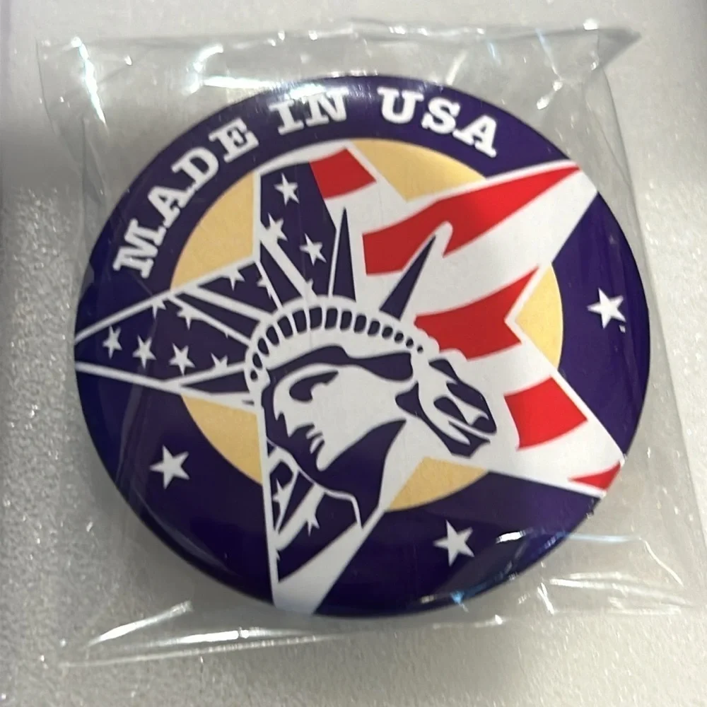 Statue of Liberty Printed Made in USA America Theme Brooch – Silvertone